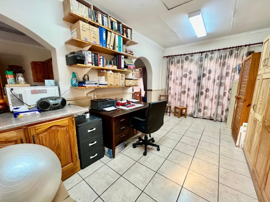 4 Bedroom Property for Sale in Safari Gardens North West